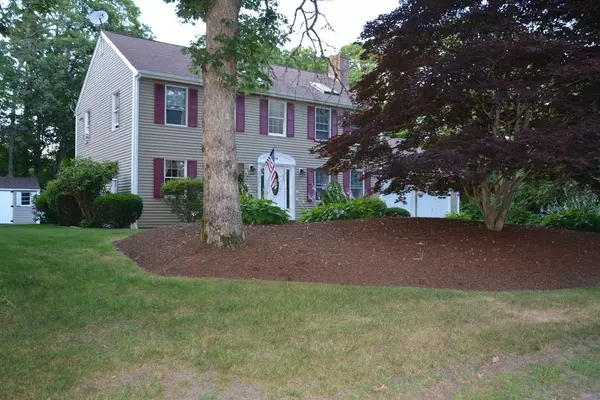 14 N Hill Dr, Falmouth, MA 02556