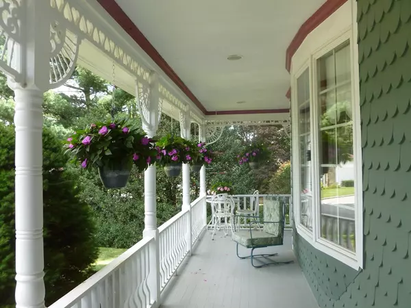 Fall River, MA 02720,517 David Street
