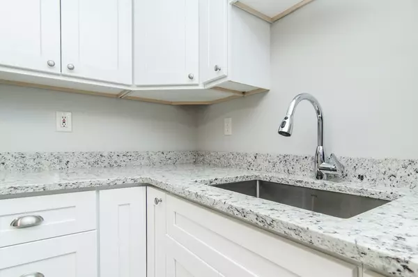 Chelmsford, MA 01863,9 Cross St #12