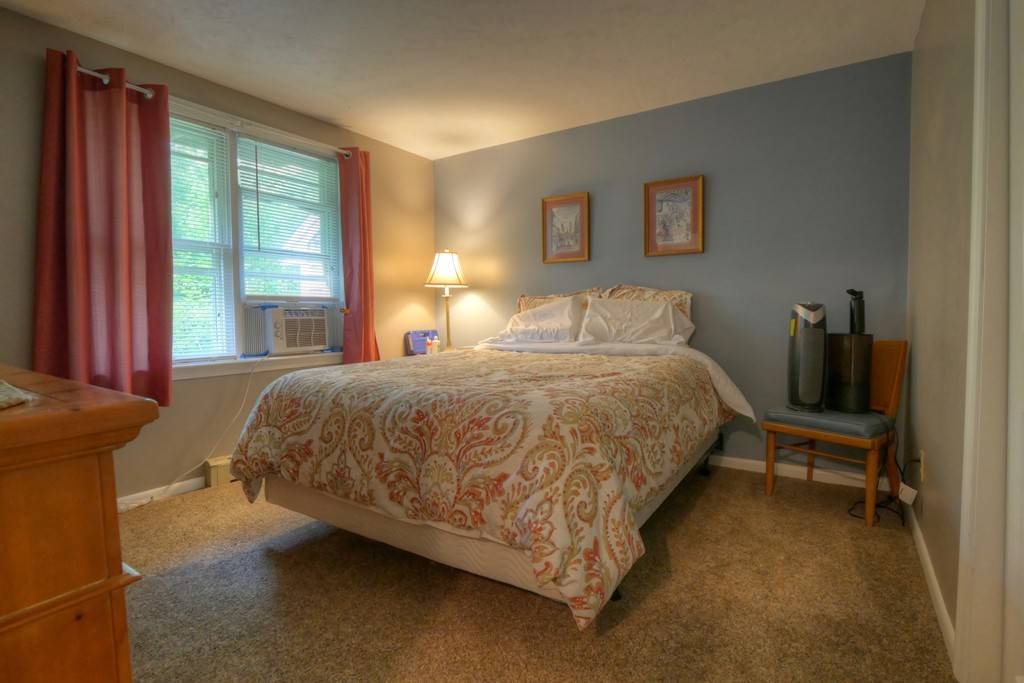 Bourne, MA 02532,4 Van Circle