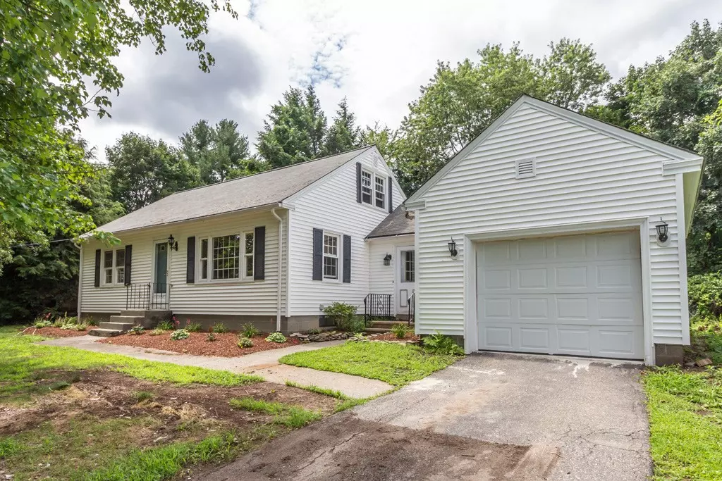 Lunenburg, MA 01462,29 Charlton Street