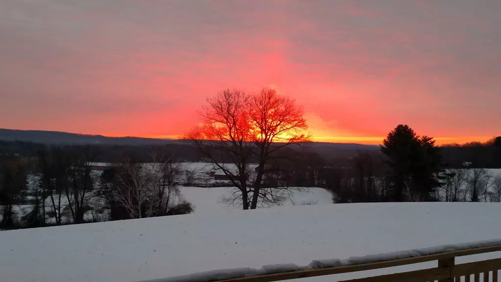 Southwick, MA 01077,2 Hickory Lane