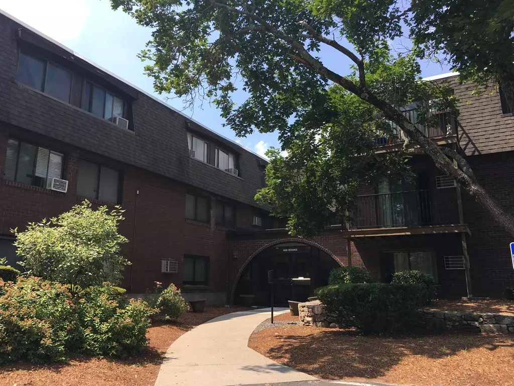 Marlborough, MA 01752,688 Boston Post Rd E #205