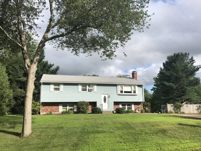 7 Rolling Ln, Hudson, MA 01749