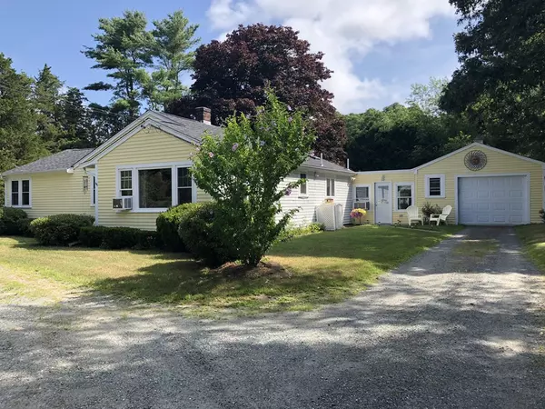 156 North Street, Mattapoisett, MA 02739