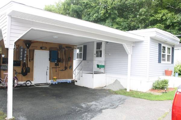 Hatfield, MA 01038,141 West Street #16