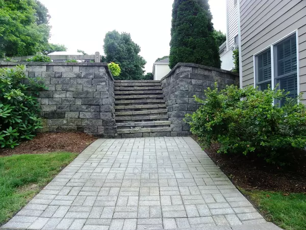 Plymouth, MA 02360,62 South #E