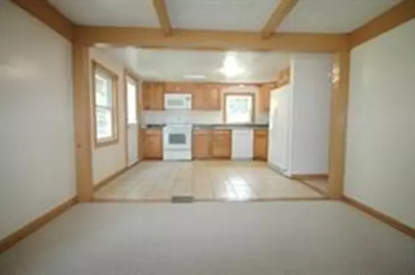 Plympton, MA 02367,115 West St