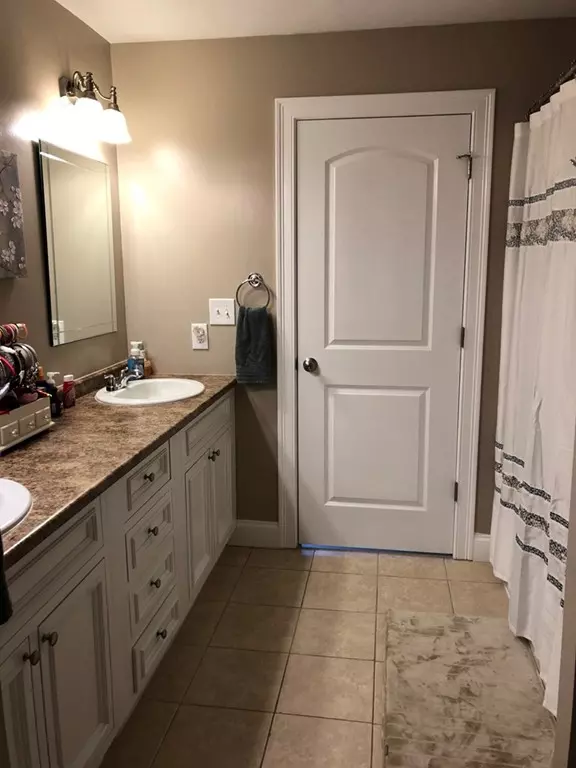 West Boylston, MA 01583,136 Afra Dr #136