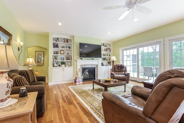 Falmouth, MA 02536,49 Highwood Ln