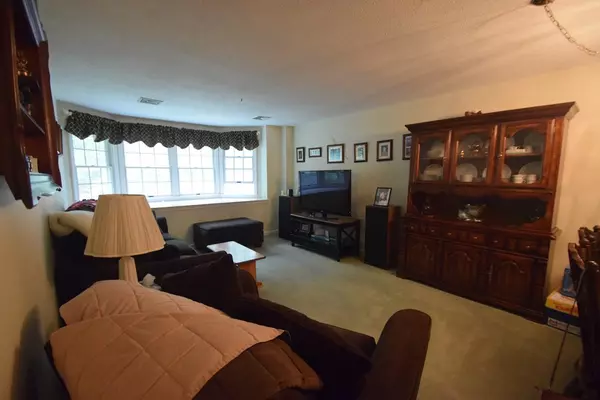 North Andover, MA 01845,148 Main St #B131