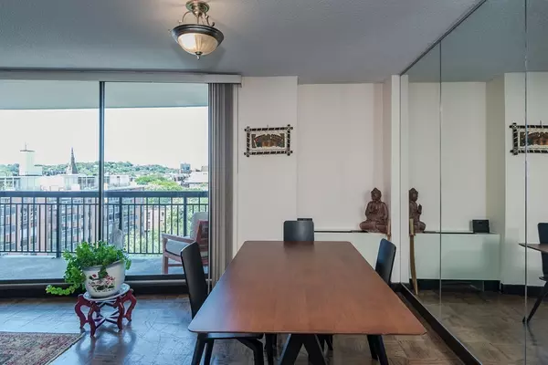 Brookline, MA 02446,60 Longwood Ave #902