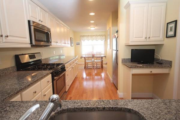 877 Auburnville Way #H-6, Whitman, MA 02382