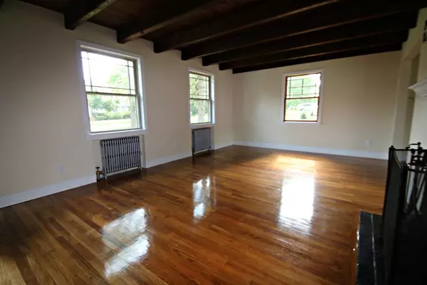 Saugus, MA 01906,25 Highland Avenue
