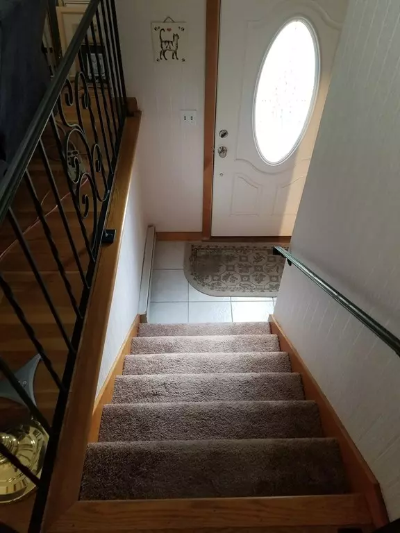 Millbury, MA 01527,23 Juniper Dr