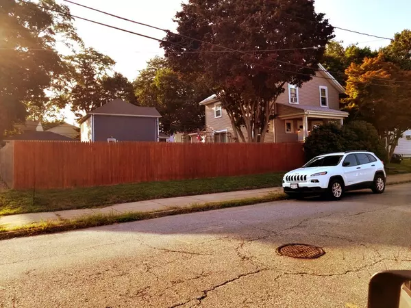 Fall River, MA 02720,272 Ray St