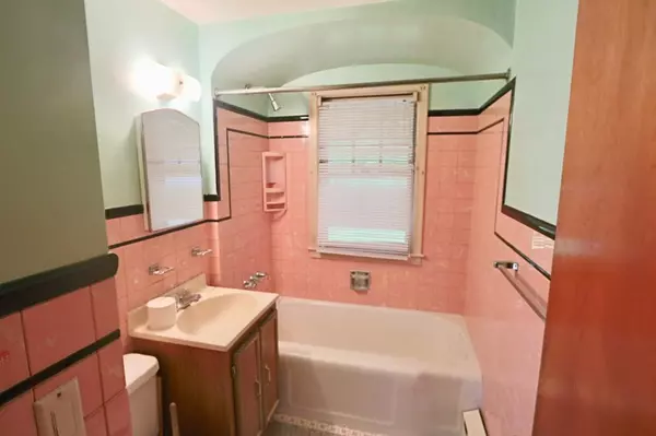 Chicopee, MA 01020,255 Wheatland Ave