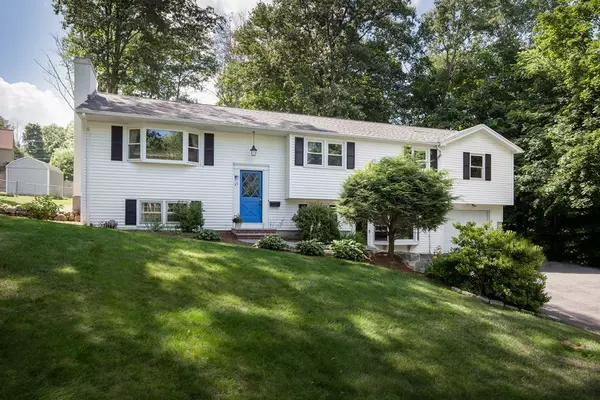 35 Eastview Rd, Hopkinton, MA 01748