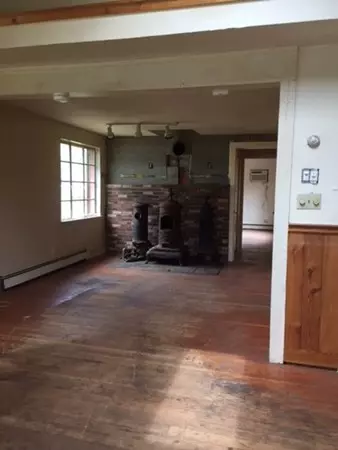 Rochester, MA 02770,46 Cranberry Hwy