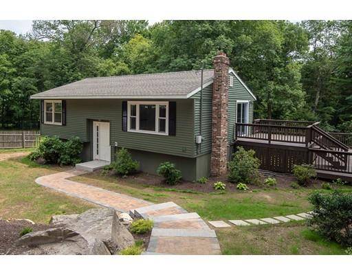 58 Westwood Dr, Sturbridge, MA 01566