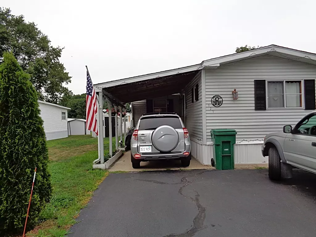 Norton, MA 02766,250 Mansfield Avenue #121