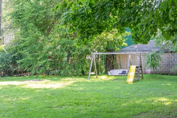 Springfield, MA 01109,131-133 Sherman St