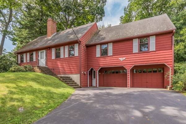 Danvers, MA 01923,10 Ledgewood Dr