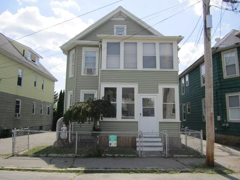 26-28 Barker St, Lowell, MA 01850