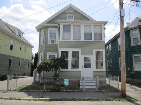 26-28 Barker St, Lowell, MA 01850