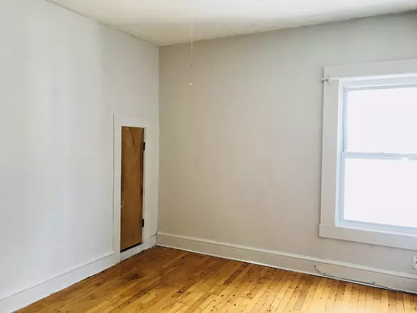 New Bedford, MA 02746,17 Bullard St