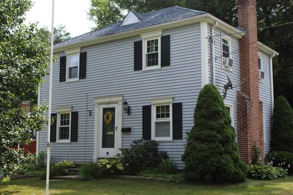 22 Laurel Hill Rd, Southbridge, MA 01550