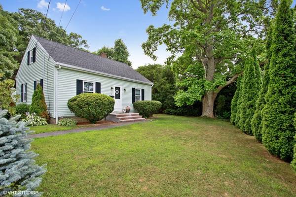 2 Anderson Ave, Kingston, MA 02364