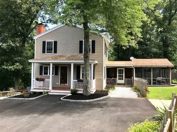 25 Lakeshore Dr, Georgetown, MA 01833