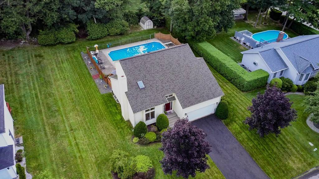 68 Overlook Dr, Ludlow, MA 01056