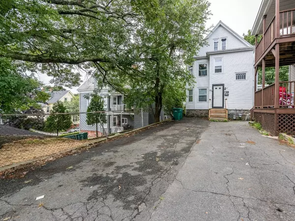 Lynn, MA 01902,83 Hawthorne St