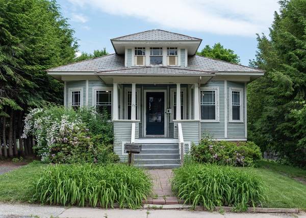 25 Garfield Ave, Easthampton, MA 01027