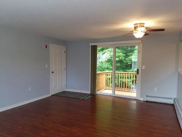 Dracut, MA 01826,65 Lantern Ln. #4