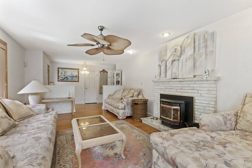 Saugus, MA 01906,336 Lynn Fells Parkway