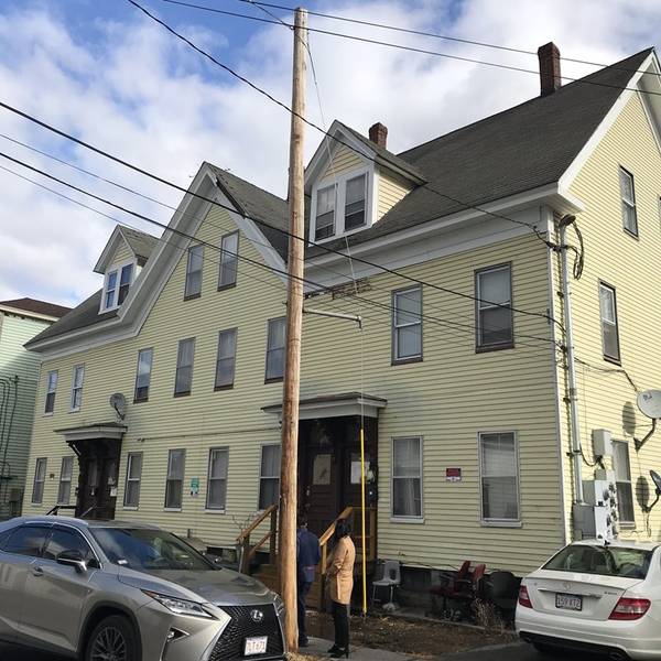 54 Queen St, Lowell, MA 01851