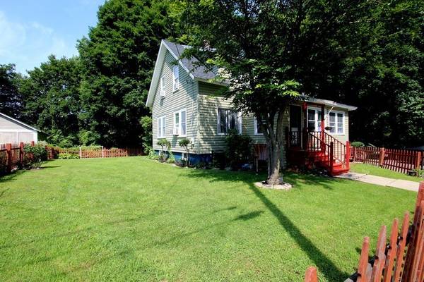 32 Western Avenue, Greenfield, MA 01301