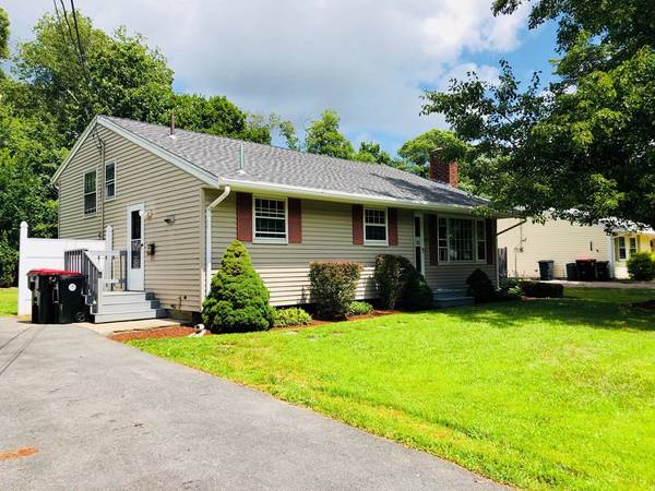 128 Dagmar Dr, Brockton, MA 02302