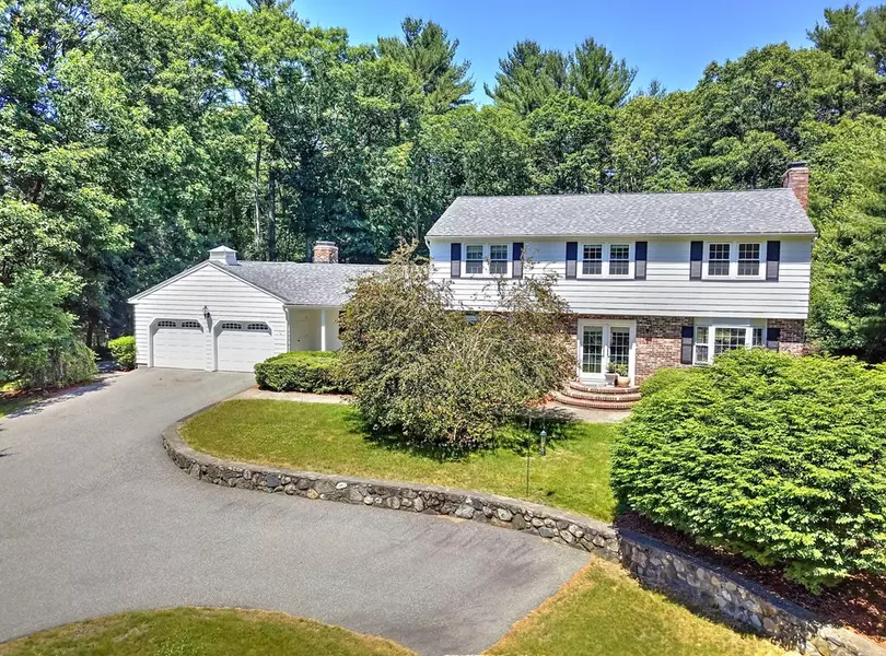 41 Farrwood Dr, Andover, MA 01810