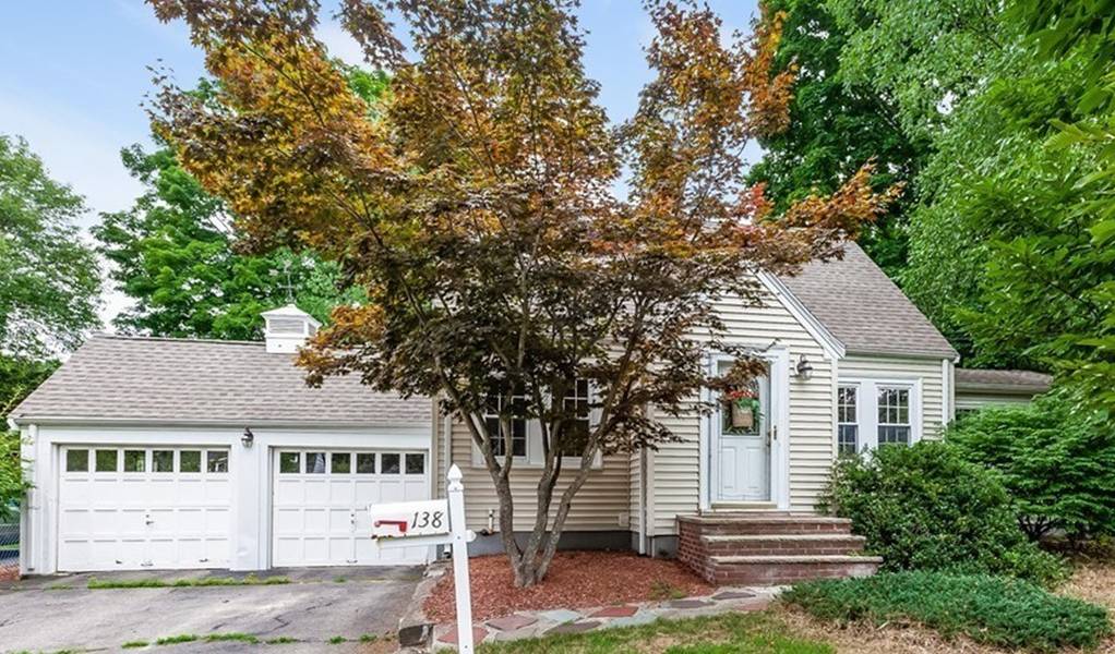 138 Willard Cir, Westwood, MA 02090