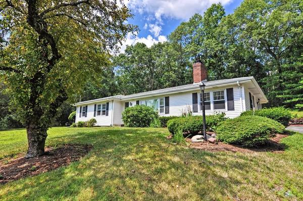 38 Mt Hope Ter, North Attleboro, MA 02760