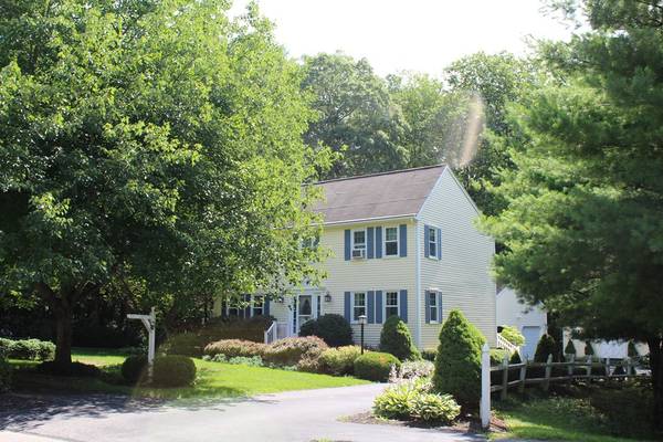 90 Hickory Lane, Northbridge, MA 01588