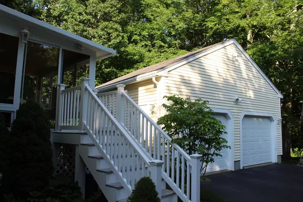 Northbridge, MA 01588,90 Hickory Lane