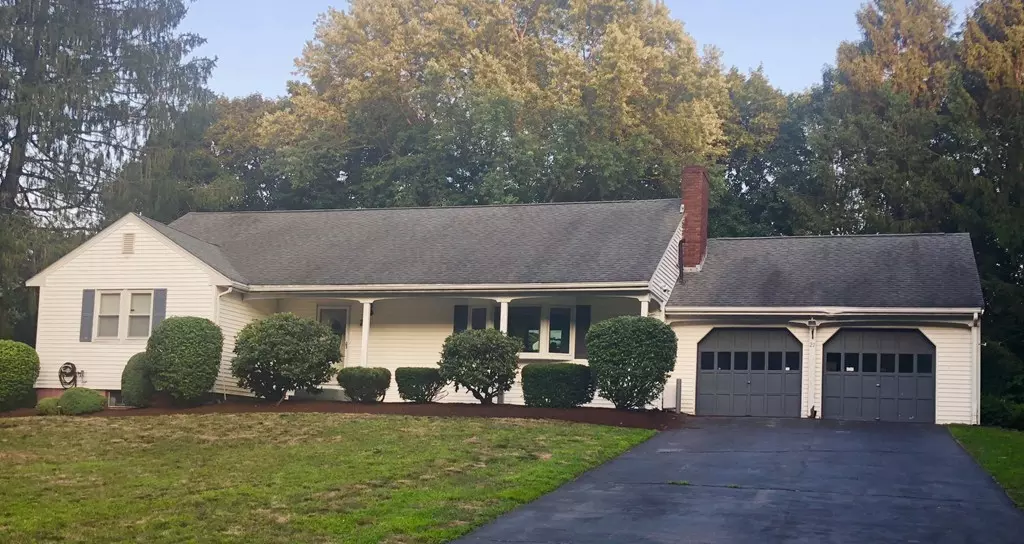 27 S Chelmsford Rd, Westford, MA 01886