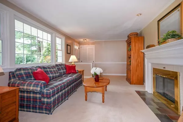 Medfield, MA 02052,19 Flint Locke Lane