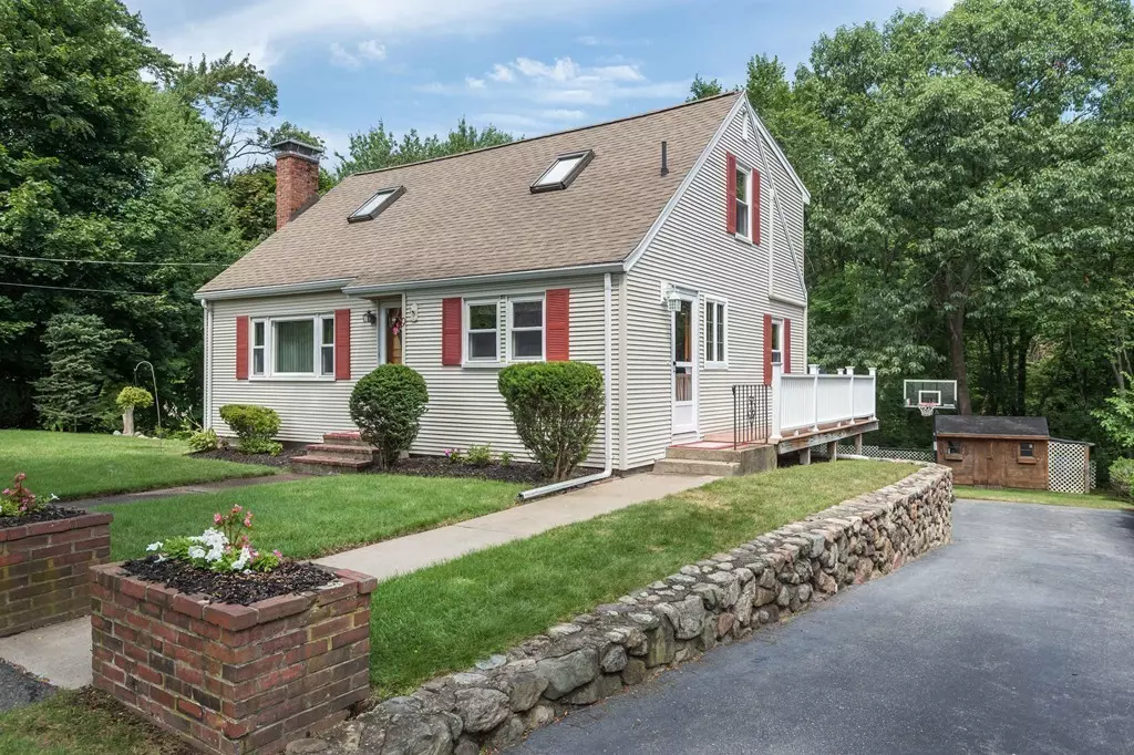 Wakefield, MA 01880,9 Woodville Circle