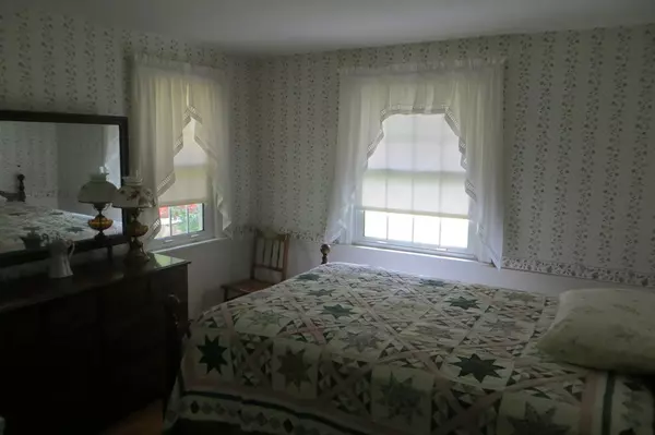 Sturbridge, MA 01566,42 Shepard Rd.